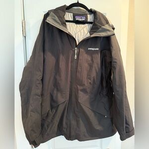 Patagonia women’s black insulated ski jacket